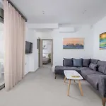 Villa Panaxia Akte
