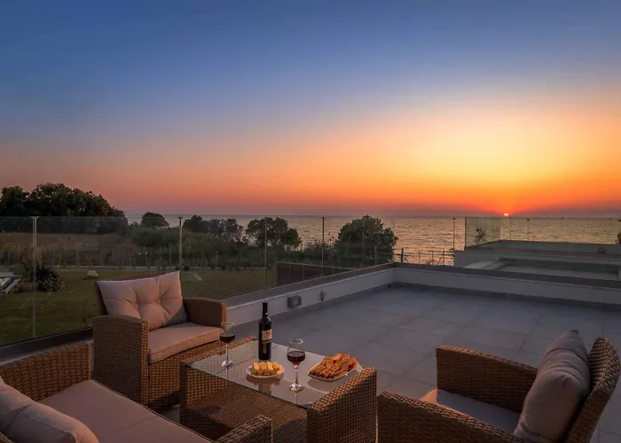 Villa Panaxia Akte